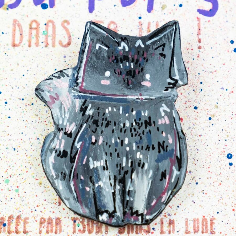 Broche n°175 - Chat Assis Noir – Image 2