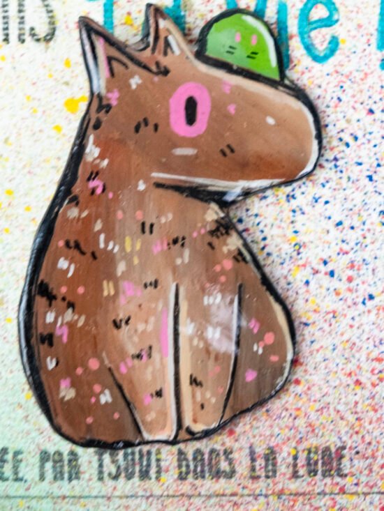 Broche n°121 - Capybara & son fantôme vert